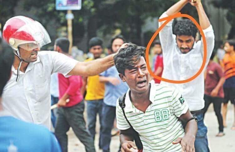 BuildOnTea's tweet photo. #WeWantSafeRoad  Movement children, Chhatra League has attacked,

#Bangladesh #Dhaka #busaccident #AwamiLeague #wewantjustice #KurmitolaAccident #cnn #bbcworld #ajturk #aljazeera https://t.co/sxWB31C13e