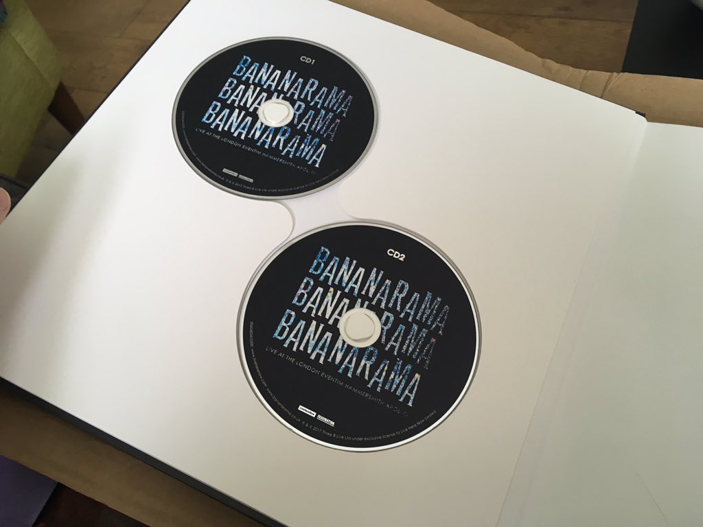 SuzDowson73's tweet photo. Aaaagh my @VivaBananarama tour photo book, discs and autographs arrived today 😱. The package is stunning 😍
Thanks again for the wonderful tour ❤️❤️❤️ #Bananarama #TheOriginalLineUpTour https://t.co/LK0HskiPD0