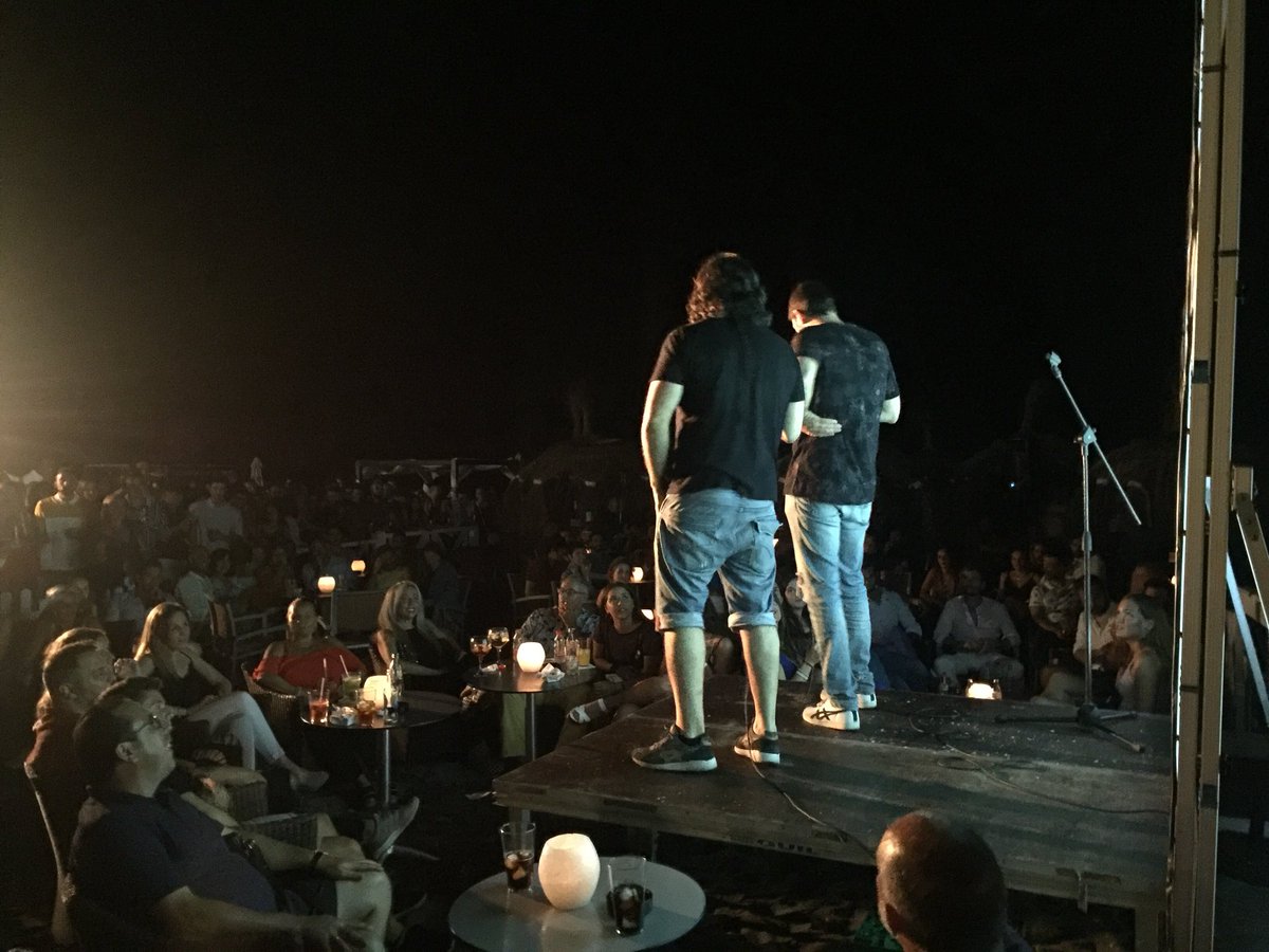comicos_tv's tweet photo. Fantástica noche la del pasado jueves en @Hoyo19Motril gracias a @NachoGarciaR y @VaqueroEH . #ComicosUnoaUnonopara https://t.co/HevvZXJi5n