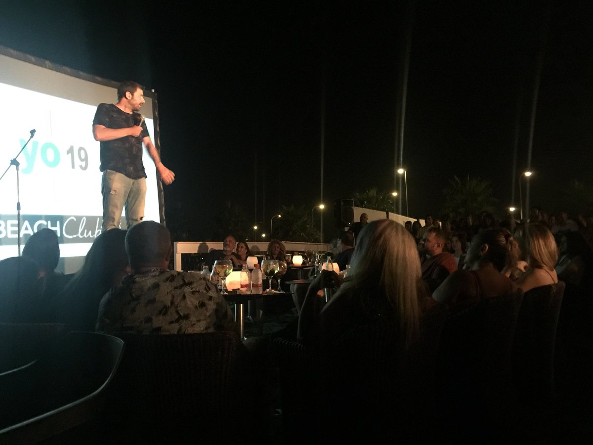 comicos_tv's tweet photo. Fantástica noche la del pasado jueves en @Hoyo19Motril gracias a @NachoGarciaR y @VaqueroEH . #ComicosUnoaUnonopara https://t.co/HevvZXJi5n