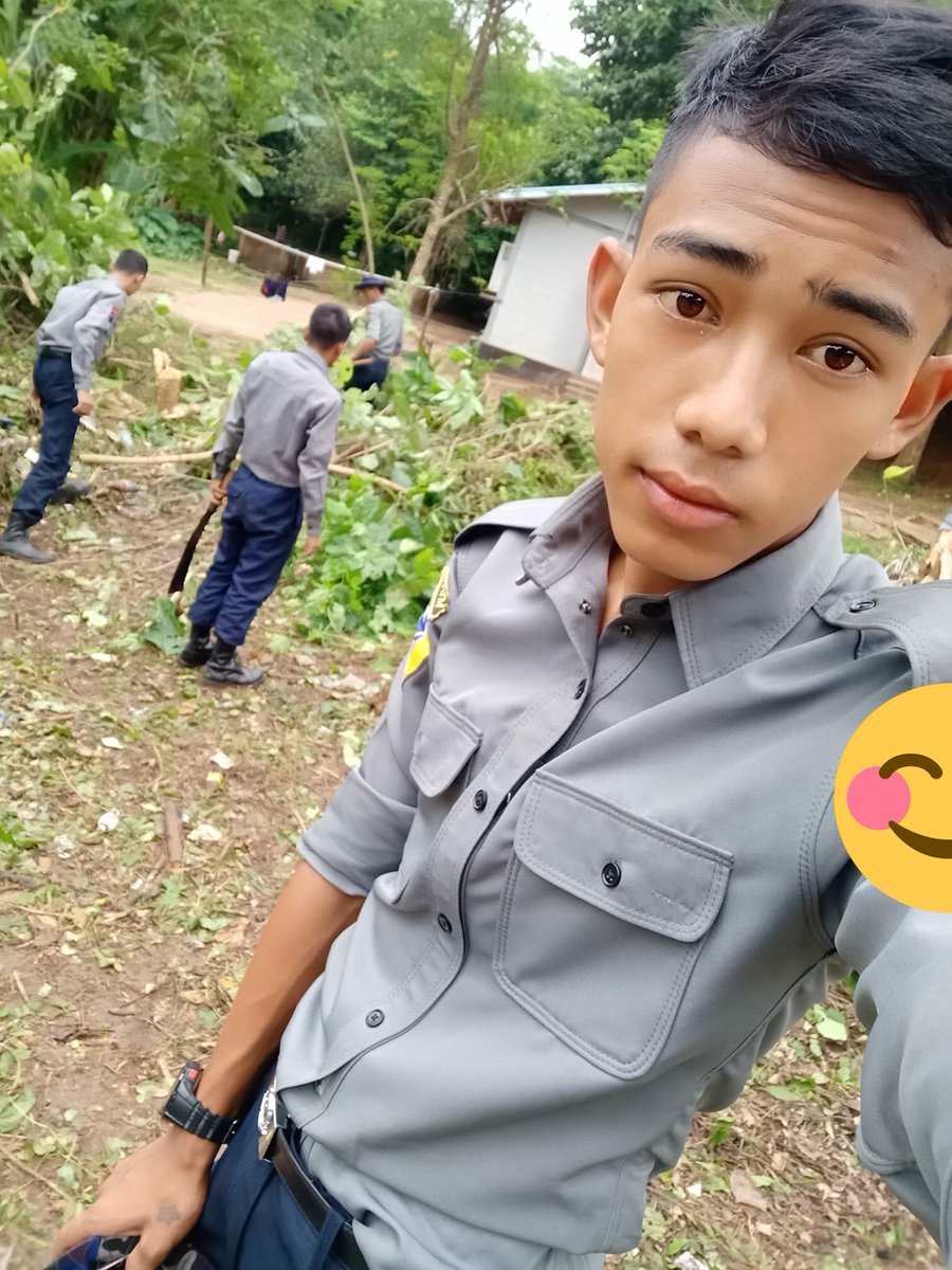 2BDqyJXvA4uvpGb's tweet photo. ေမြးေန႔ျဖစ္ေပမဲ တာဝန္ဆိုေတာ့ကာ https://t.co/L6iMcf37ud