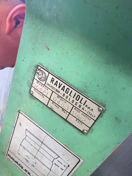 LtdPns's tweet image. 1982 Ravaglioli tyre machine still in perfect working order and all genuine Ravaglioli parts 36 years 
#ravaglioli #pns #quaility