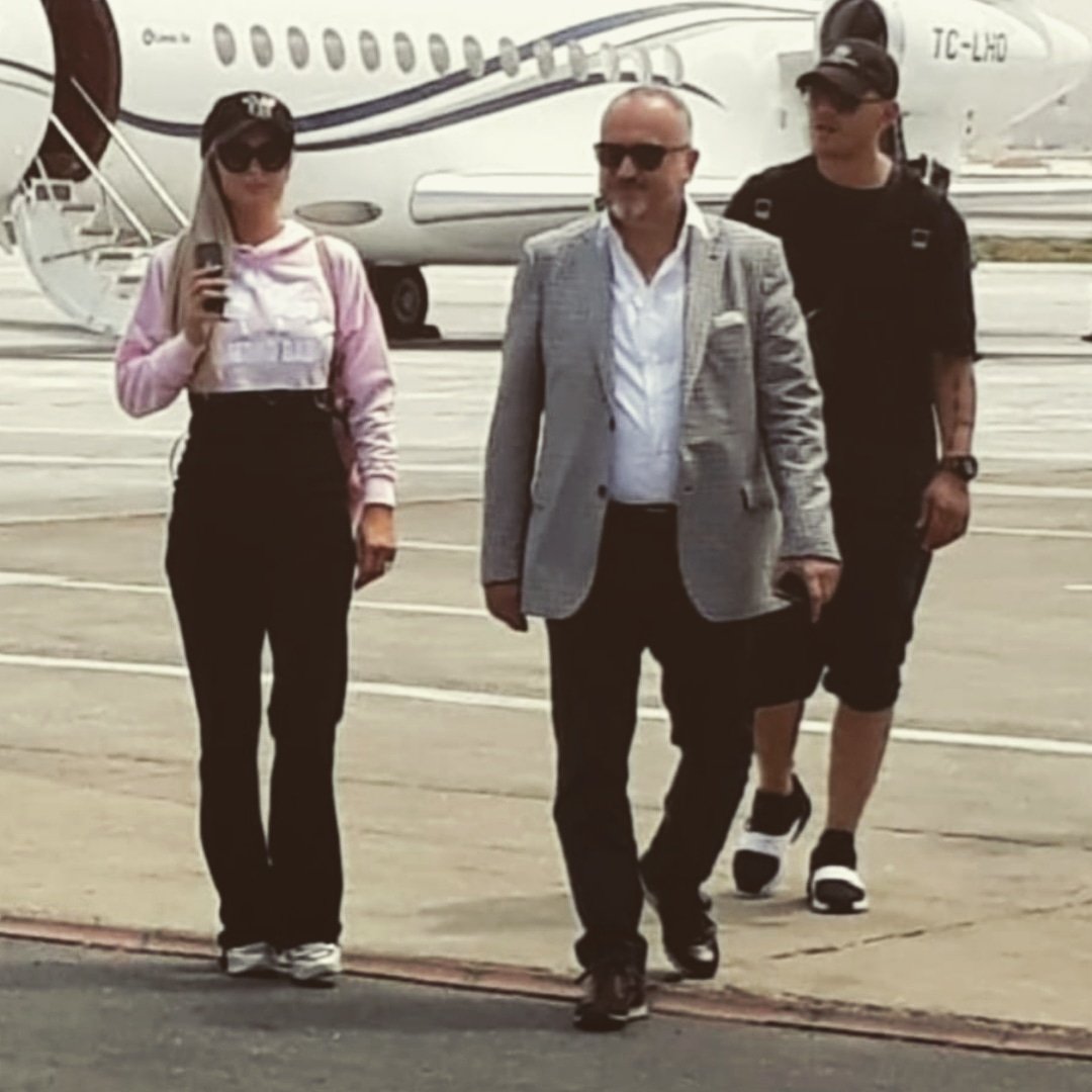 limakeurasia's tweet photo. Sözümüzü tuttuk,  adaya Paris Hilton ile geldik.  #limakcyprus #limakhotels #parishilton @parishilton https://t.co/HsfQ41UWn7
