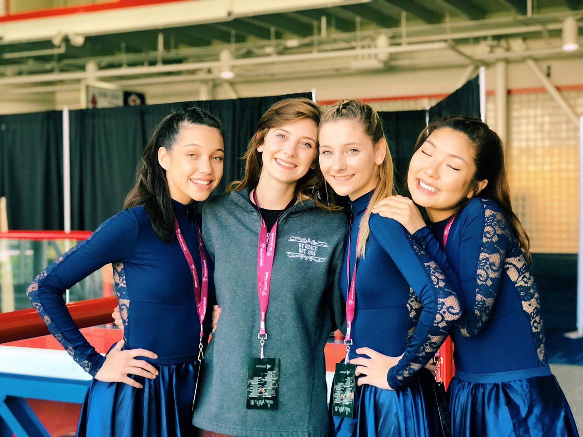 juleswalterss's tweet photo. Such a humbling experience to be asked to perform on stage in front of about ten thousand teenagers and parents yesterday. Having friends who share the same passions as you is something so special! I love these girls so deeply!!! #tspbygrace #meritwinner #houston18 β¨π«π https://t.co/UumX18eSiV