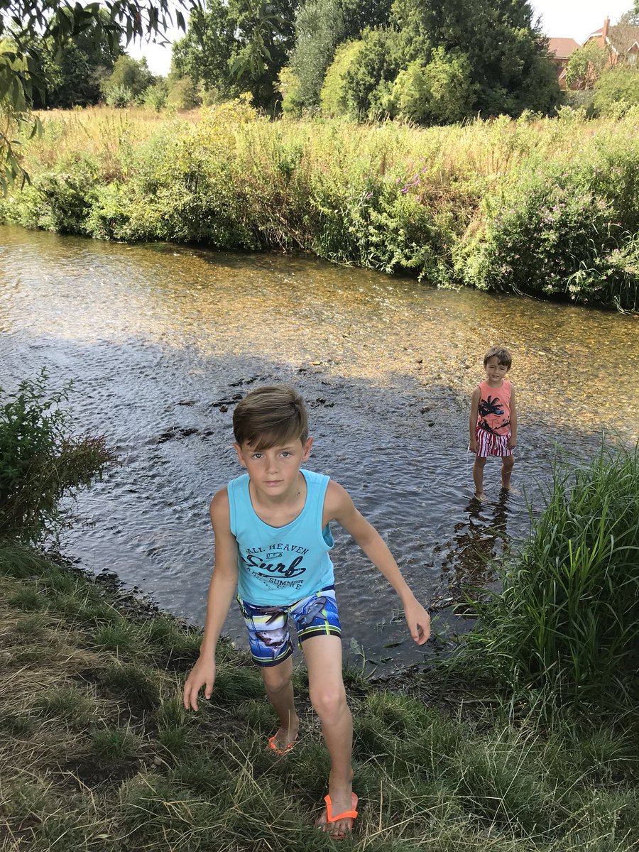 janesabs's tweet image. Exploring rivers and enjoying the #heatwave in #england. @KHDA #8weekstreak @KingsAlBarsha @Carlos230567