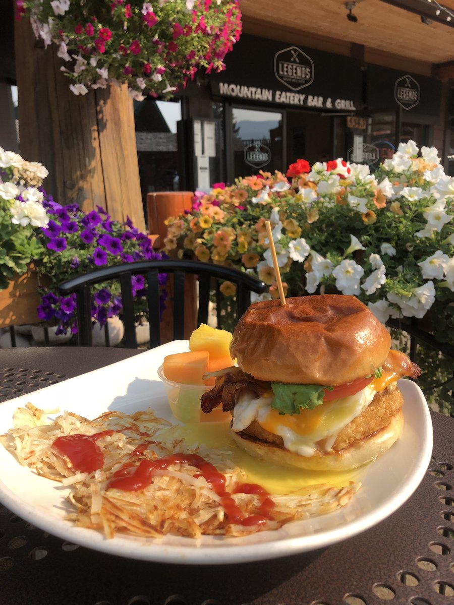 SkiFernie's tweet photo. Wakey wakey – eggs & bakey… & sausage, cheese, mayo, lettuce, tomato & red onion served on a toasted kaiser bun. Enjoy the Sasquatch & other breakfast sandwiches at Legends Mountain Eatery open daily at 9am! https://t.co/7p2eB1612X #lovefernie #playhereeathere #breakietime https://t.co/VCsNurCxnM