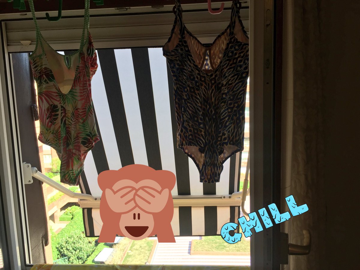 susantradinpro's tweet photo. Corrección: 🏖 ¿Bañador o traje de baño? 👱🏻♀️ Las dos válidas para designar la “prenda, generalmente de una pieza, usada para bañarse en playas, piscinas”, etc. (Del Latín “balneātor, -ōris.“) #dominarOrto, #doSema. https://t.co/4WZlOCqqr3