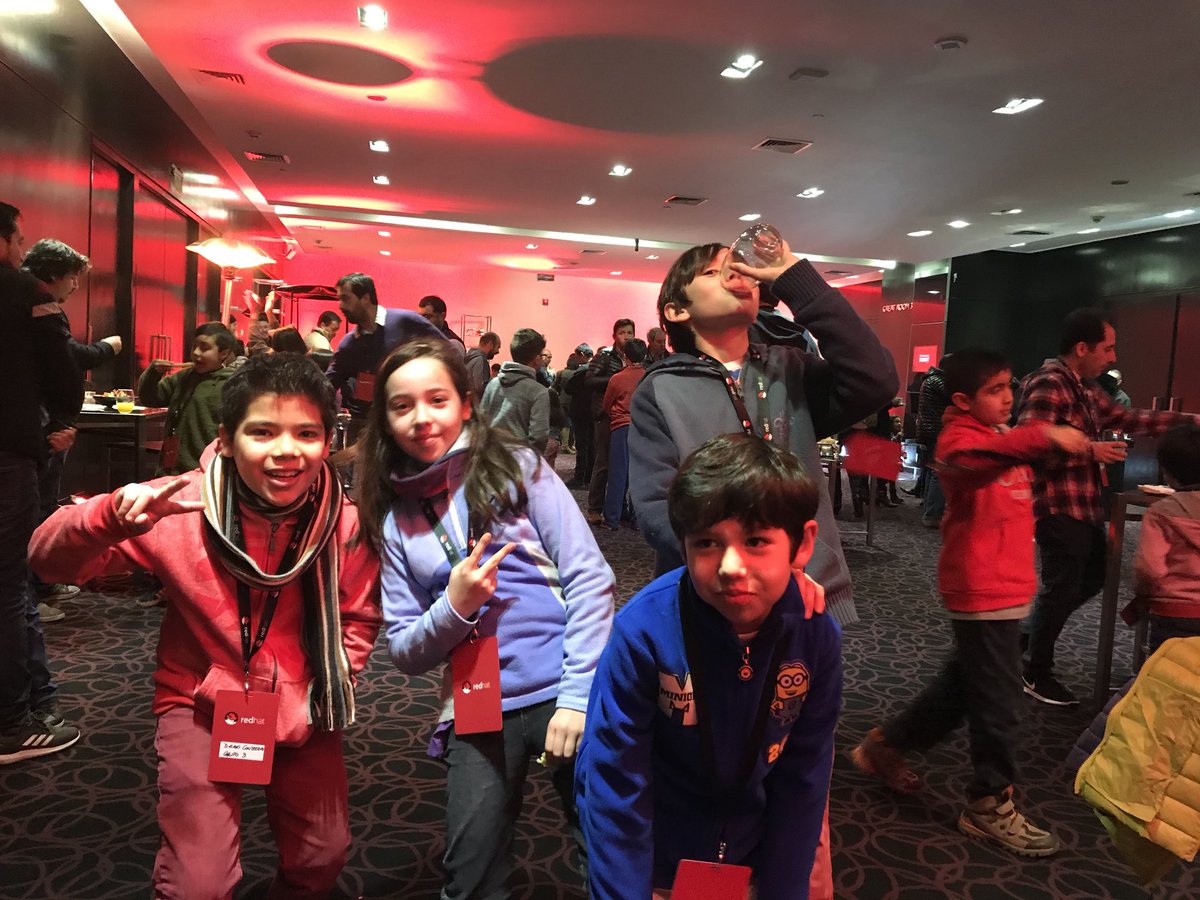 ccontreras_ACG's tweet photo. #festivaldelrobotredhat https://t.co/3UQ5zwTvTN