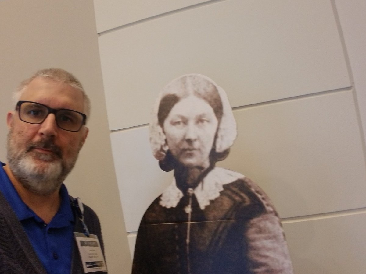 jdkrn97's tweet photo. My selfie with the orginal Flo. #NurseTimLIVE https://t.co/Tp3W6tMZdP