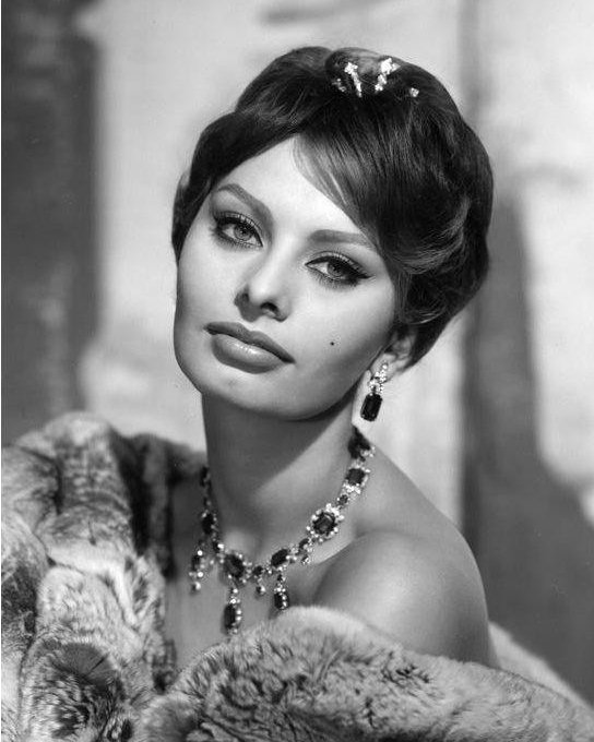 DECASOhome's tweet photo. Now Pinning ✨ Follow #DECASO on Pinterest for inspiration and adoration of all things beautiful via the link in our profile. #discoveredonDECASO
Featuring a 1959 print of #SophiaLoren offered by DECASO dealer @mptvdecor https://t.co/4XlIEslEww https://t.co/QtOWJxXCcA