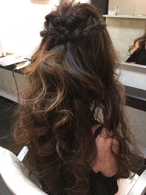 DaxFetish's tweet photo. MILF.K...So gorgeous curly hair...So erotic smell...sniff sniff... https://t.co/sO6lJaiUAu