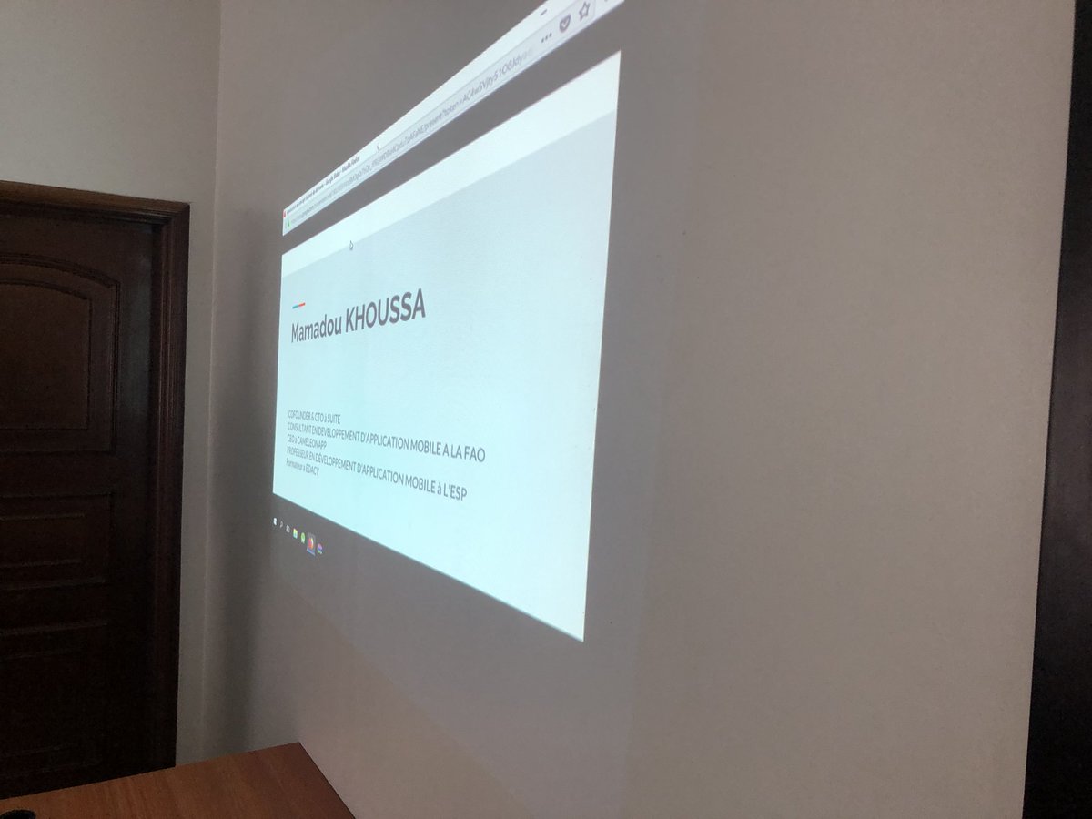 EDACYHQ's tweet photo. #MakersDays sur les bases et données avec les talents , une des 36 séances de formation qu’ils auront pendant les 3 mois de spécialisation, une le samedi et 2 pendant la semaine. #WorkLearning #kebetu #team221 #Databases https://t.co/Aow7yIYHjE