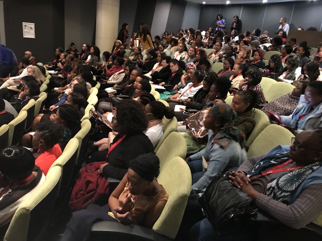SATRIX_SA's tweet photo. Packed audience!!! Does money worry you? Cause arguments in your home? And create anxiety? You are not yet #financially free!
@CandicePaine from @SATRIX_SA discussing #FinancialFreedom @ #JSESheInvest https://t.co/bkPxZPGXpi