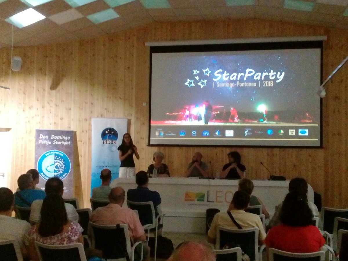 Continuamos con el coloquio empresarial sobre el astroturismo.
#SantiagoDeLaEspada #IIIJornadasAstroturismo #DonDomingo