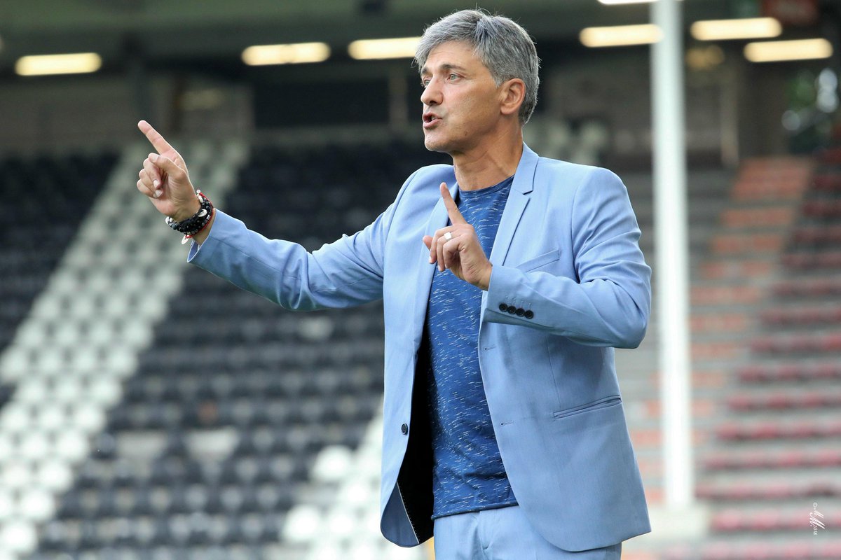 SportCharleroi's tweet photo. 200e match en Pro League ce soir face à @kas_eupen pour notre entraîneur Felice Mazzù ! Un coach, une légende !
#KasCha #jpl #RCSC https://t.co/fwHspn2dqj
