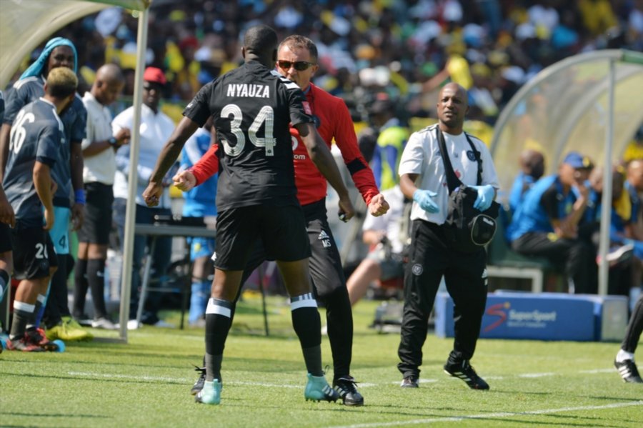 ConsolKubayi's tweet photo. @SABCSoccer411 OPFC is #Fetchingit from the reigning champions Masandawana. 
#SABCsoccer411 https://t.co/mL2W8ah9i8