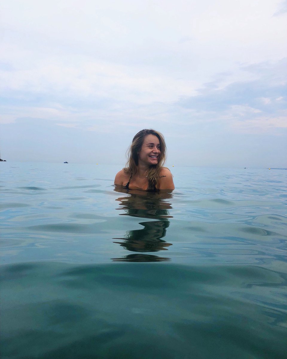 meganofficiel's tweet photo. Home 💙 https://t.co/O2pI5KyLLv