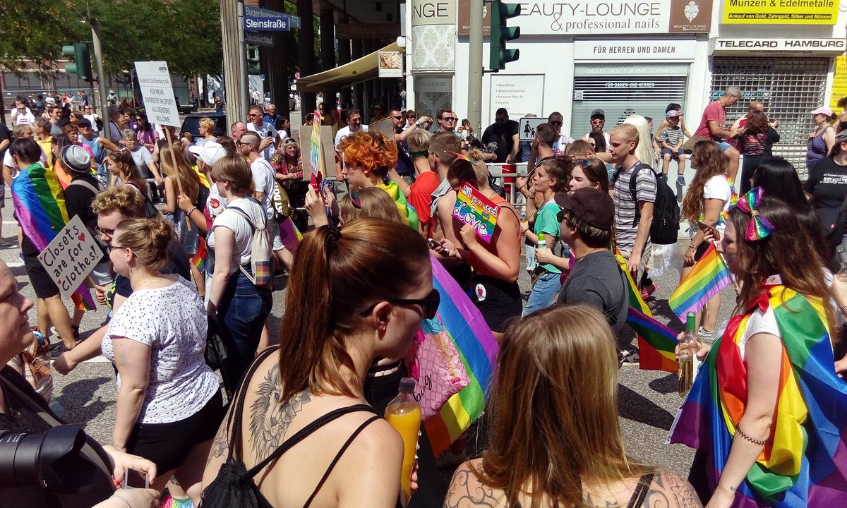 Demo für Toleranz und Akzeptanz "Freie Bahn für den Genderwahn" #CSDHamburg