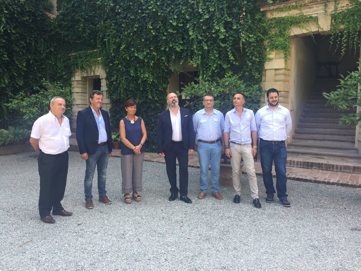fmfeye's tweet photo. Website Castelli Ducato https://t.co/xTWSyGFbRw nei primi 6 mesi 2018 visualizzazioni cresciute + 5,90%. Da virtuale a realtà per attrarre sempre più turisti: tour @CastelliDucato con @RegioneER @AcorsiniAndrea @sbonaccini @natalmara per sviluppare nuovi progetti insieme #Turismo https://t.co/JOL90xcinh