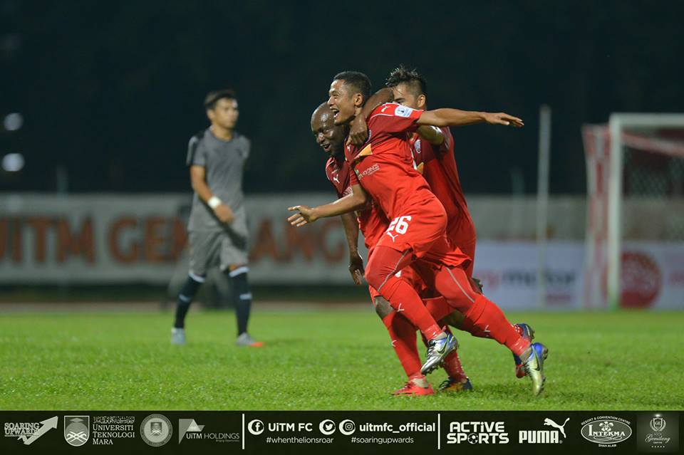 UnifiSports's tweet photo. Penjaring pertama saingan #LigaMalaysia musim ini. 👇🏻
#unifiLigaSuper ➡ Keo Sokpheng - PKNP FC
#100PLUSLPM ➡ Saddam Hashim - UiTM FC
#ShopeePialaFA ➡ Ahmad Shakri - Kuching FA
Agak-agak siapa penjaring pertama #unifiPialaMalaysia2018 sekejap lagi? 😁 https://t.co/JQubHpkwAu