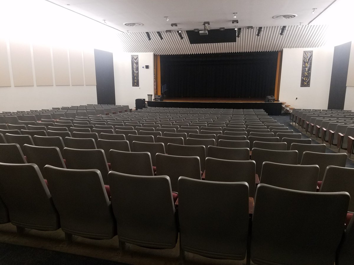 lillyandbuck69's tweet photo. Lounge, theater, and in progress room at my new school.  WOW! Loving everything and everyone thus far. #tonkanation #MPvikings #MPMS #MPVO #year16 https://t.co/tAchlsgIts