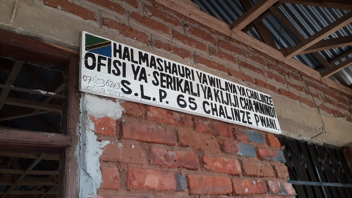 Reynaldmaeda's tweet image. Mkutano wa kijiji cha Mnindi, Vigwaza. Wakijiji wapya (binafsi proud mwanakijiji  tangu 2014)  tunajadili maendeleo ya kijiji...top agenda ujenzi wa zahanati ya kijiji ambao umeshaanza kwa nguvu za wananchi. #CitizenLedDevelopment