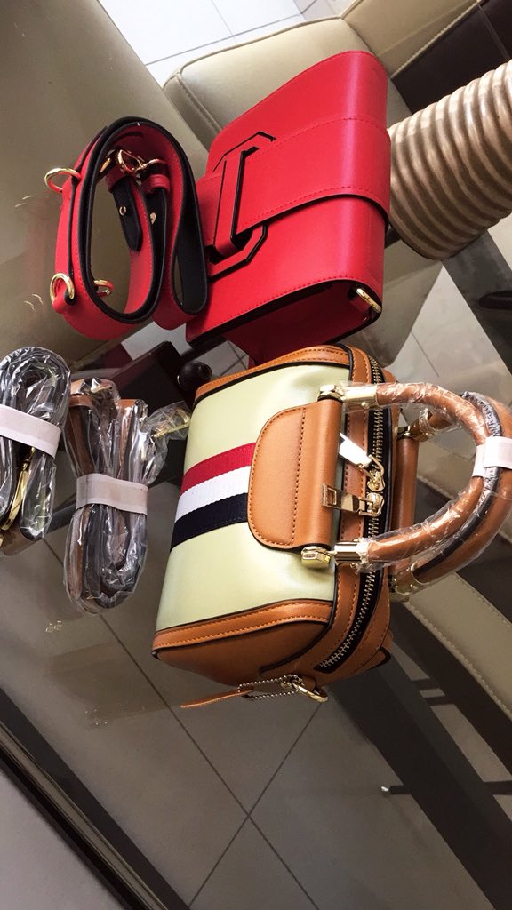 Nokbnga_ndaba's tweet photo. Plug yourself ladies with statement ,fashionable bags for SALE.  Good quality has never been this affordable.💁🏽‍♀️👜👜👛  All for R400 and R450 with postage  Please RT for support.  #GirlsTalkZA https://t.co/Fif4KsFJLN