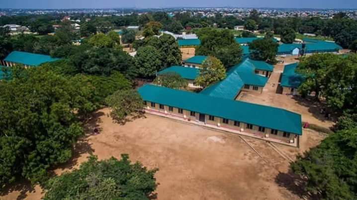 Kaduna_MoE's tweet image. #BudgetMonitoring #eduscieceandtech #moest #KadunaAtwork 
Total renovation of Queen Amina College, Kaduna South Local Government. 
Status: Completed.
Thank You Daddy @GovKaduna