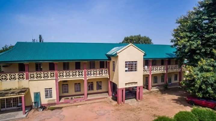 Kaduna_MoE's tweet image. #BudgetMonitoring #eduscieceandtech #moest #KadunaAtwork 
Total renovation of Queen Amina College, Kaduna South Local Government. 
Status: Completed.
Thank You Daddy @GovKaduna