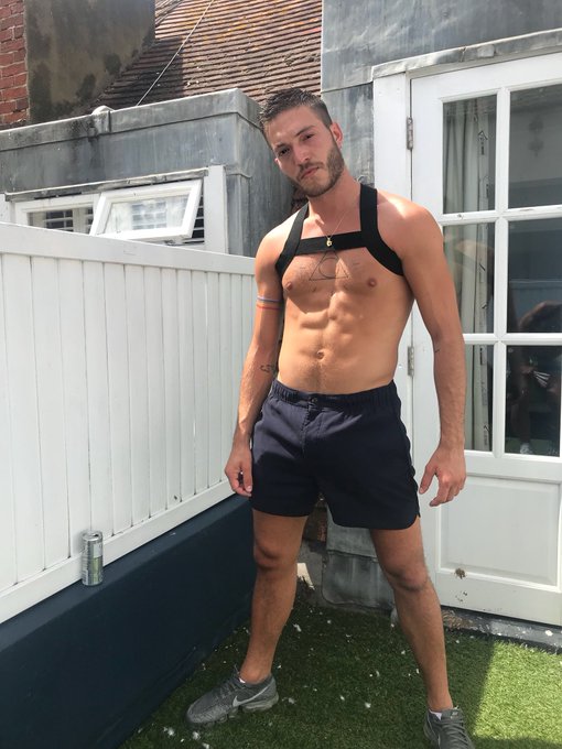 Ready for the #brightonpride before @britneyspears #pieceofme show ??? #gay #pride #loveurself https://t