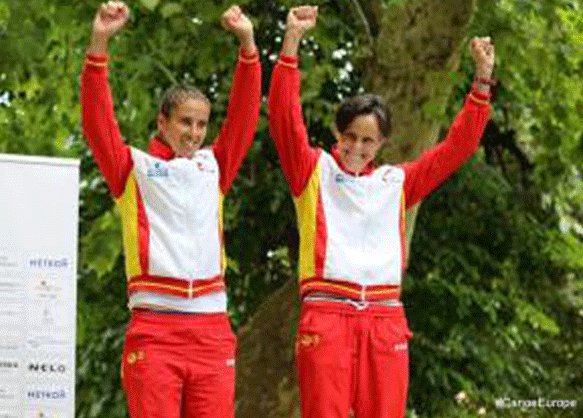 son_guerreras's tweet photo. Eva Barrios y Maia Osaba se coronan en el descenso del Sella https://t.co/ZX5OOmwVyJ  @RFEPiraguismo #TeamESP @iberdrola #DeporteFemenino #LasChicasSonGuerreras https://t.co/WlfprjTv10