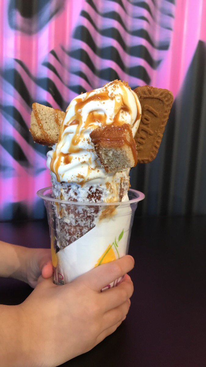 أشياء جميله بالرياض 😍

 #كلمه_تسعدك_كثير
#كندا_بالرياض