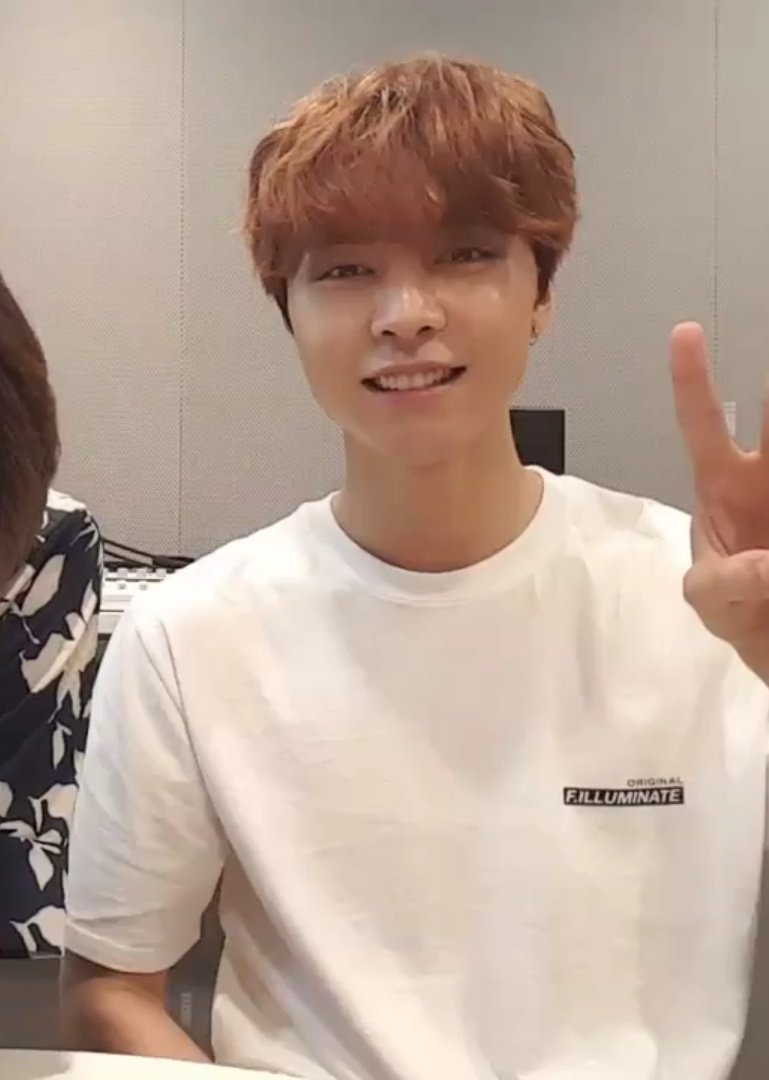 _0tyt0_'s tweet photo. #쟈니옷정보
FILLUMINATE 제품
품명 : UNISEX Sneakers Printing Tee-Ivory
링크 : https://t.co/po3y2Ri2tB https://t.co/owHd3NZBOz