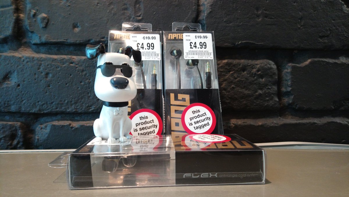 hmvLiverpool's tweet photo. With 3/4 off their price, these @Veho NPNG earphones are a bargain at only £4.99 a pair! Pop in-store today &amp; take a pair home from our #hmvSummerTech18 sale section! https://t.co/yQ4w58j0JS