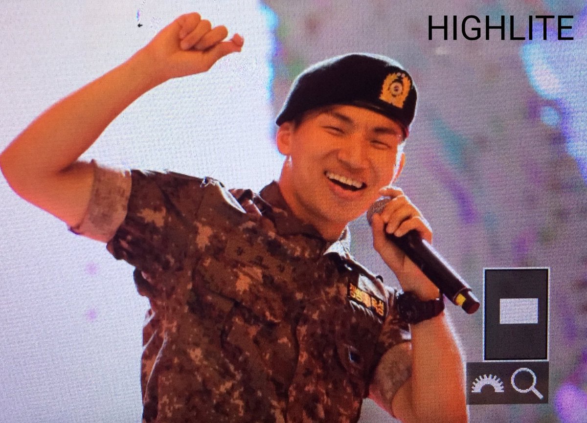 High__Lite's tweet photo. 180804 화천 토마토 축제!
멋있고 ㅜㅜㅜㅜㅜ 섹시하고 ㅜㅜㅜㅜㅜㅜㅜ 귀엽고 ㅜㅜㅜㅜㅜㅜㅜㅜㅜ 좋은거 대성이가 혼자 다 해!!!! https://t.co/0o78d0FUYM