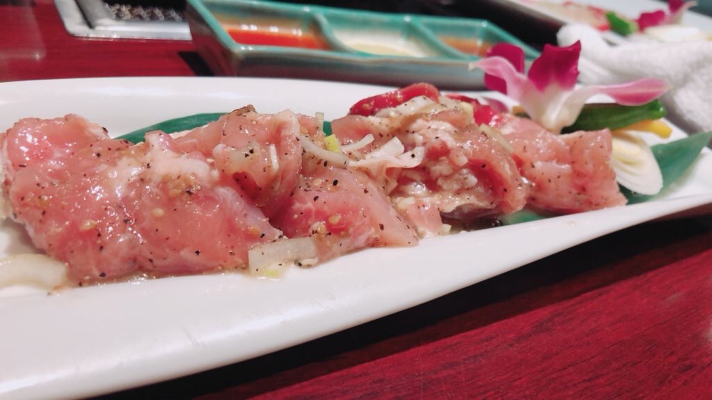 ranchanbinary's tweet image. 今日は師匠に
叙々苑に連れてってもらった😳

この前は自分達だけで
行ったんだけど
いつも手伝ってくれてるし
奢りでいいよ‼️ってさ🤣

本当師匠優しすぎて
これからもついていこう☺️

出会えて
こんな私になれて
感謝しかないし
絶対恩返しする💞💞💞