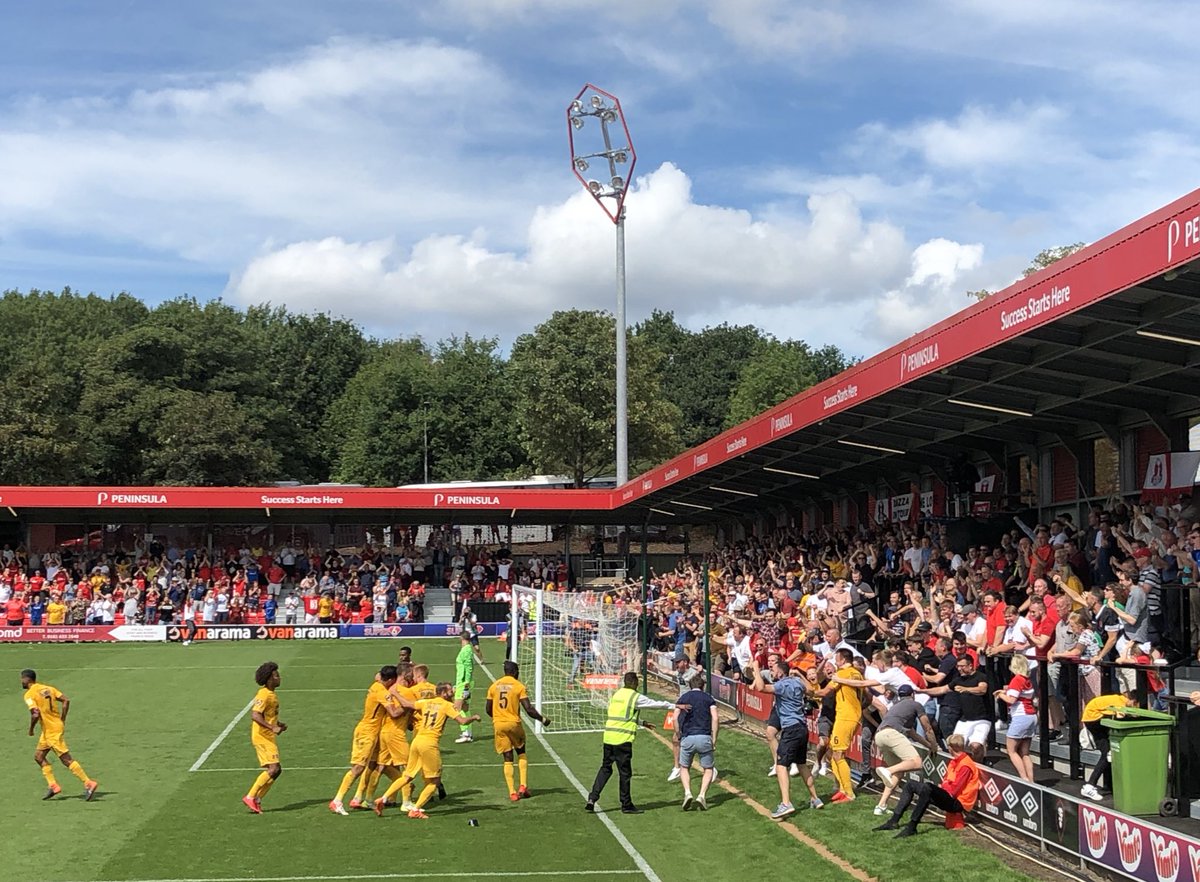 SimonPeach's tweet photo. Limbs everywhere after Leyton Orient make it 1-1 at Salford https://t.co/AAYO9Qzok2