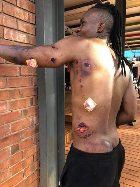 buti_omdala's tweet photo. One of the many challenges in historically Black universities is the lack of public sympathy towards their plight.
Below is the current situation at the University of Venda, #NSFAS again has failed black students and police have been sent in to kill. #225Movement @NalediPandor https://t.co/y99UgJeSBc
