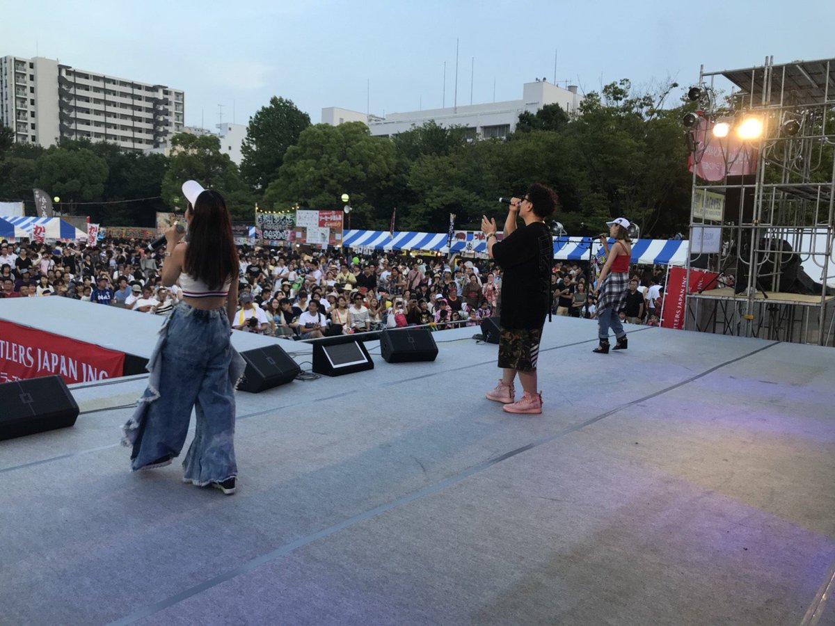 aimioyama's tweet photo. #あつぎ鮎まつり 2018🎆
ありがとうございました🙏✨

久しぶりのLIVE🔥🔥
LGYankees さんNoaさんとのステージ超楽しかった😆ダイノジさんとも📸

あまりお話できなくてごめんね(>_<)
嬉しかったよ～～
見に来てくれた皆ありがとう❤

#フィメールラッパーの道 https://t.co/8SDTG8Q3yW