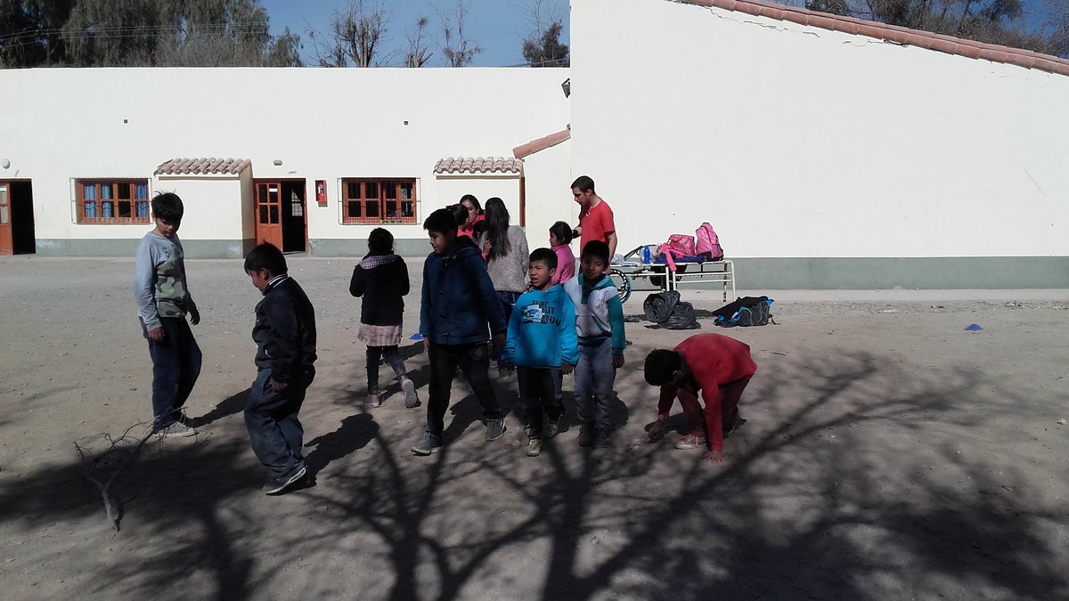 lina_liendro's tweet photo. #SurdeSalta Niños felices en los talleres del cai 25 Cachi https://t.co/XCuML7nRDZ