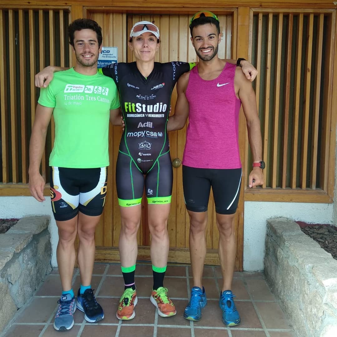 Day 76 #RoadtoSouthAfrica Buena mañana con Diego @fitstudio_es Alfonso y Paju!! Estrenando el mono para Sudáfrica de @MagliaSport 🔝🔝 #FitStudioTeam #bikerun #transición #quecaló #agachaelmelón #runwithpower