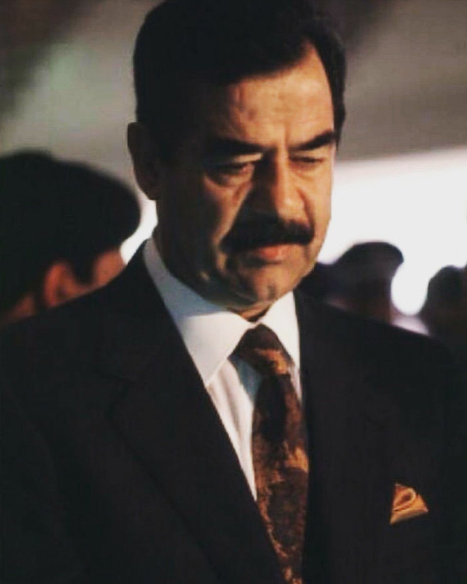 #صدام_حسين_المجيد
أتبكي الرجال ؟
نعم تبكي الرجال عند فقدانها للرجال الرجال