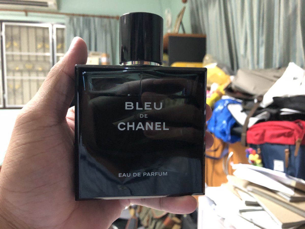teddymakeup's tweet photo. รีวิววว !!! น้ำหอมของ อาซื่อ เต้าหมิงซื้อ dylan wang น้ำหอมตัวนั้นได้แก่ ... Bleu de Chanel นั้นเองง เป็นกลิ่นที่บ่งบอกตัวตนพระเอกจริงๆ 

🖋รีวิวเพิ่มเติมในเมนชั่น ...

#DylanWang #MeteorGarden2018 #รักใสใสหัวใจสี่ดวง2018 #ไว้รีวิวไว้ห้ามขายของโว้ยย #howtobeperfect https://t.co/06zaV992SZ