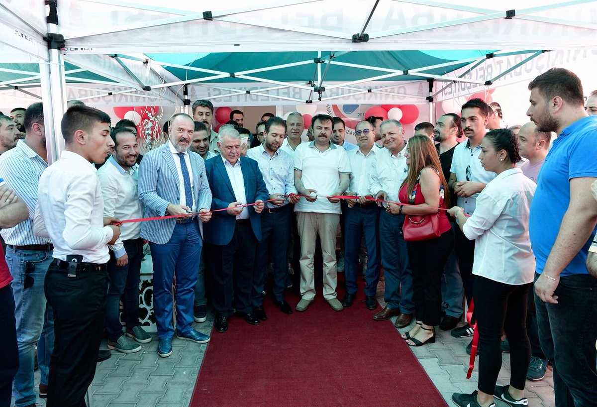 ferkoc46's tweet photo. Kahramanmaraş Eczane Teknisyenleri  Derneği açılışını gerçekleştirdik. Hayırlı, uğurlu olsun.
Dernek başkanımız Serbay Salman’a çalışmalarında başarılar diliyorum. https://t.co/DCsiValw5F