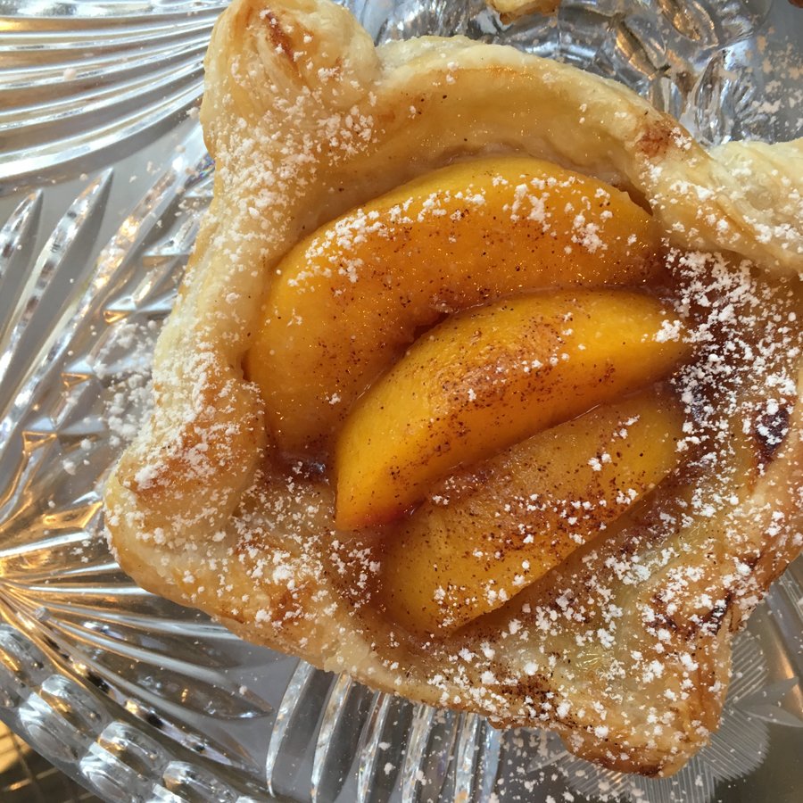 SaltHouseInn's tweet photo. We're making ourselves hungry. Peach tarts for breakfast! Yes, please! #saltstyle #salthouseinn #ptown https://t.co/cU3l7C3MIc