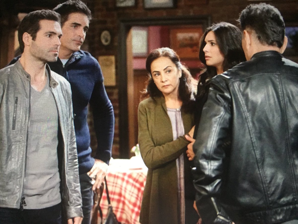 Serendipity1807's tweet photo. Day 4 of #DaysIdol ~ #AugustEdition @galengering #RafeHernandez @nbcdays #Days @DaysofpurLives #idolwithaparent #reallifeparents #tvparents https://t.co/CiMBzi2SpV