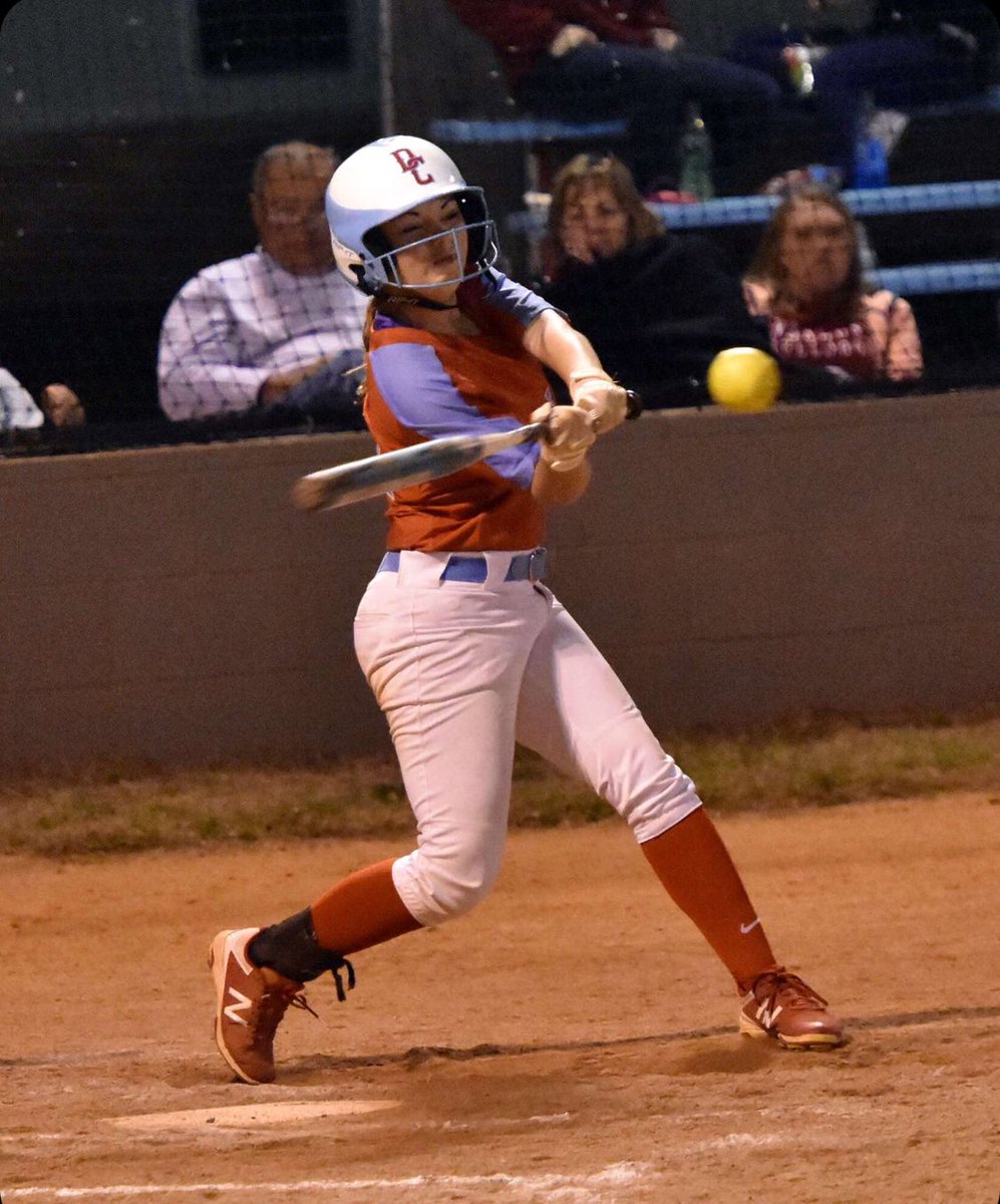 softball_DCHS's tweet photo. We are proud to announce that our very own Elizabeth Vickers is continuing her softball career at cvcc!!!! Congratulations 😊 https://t.co/8XvEe8PjPD