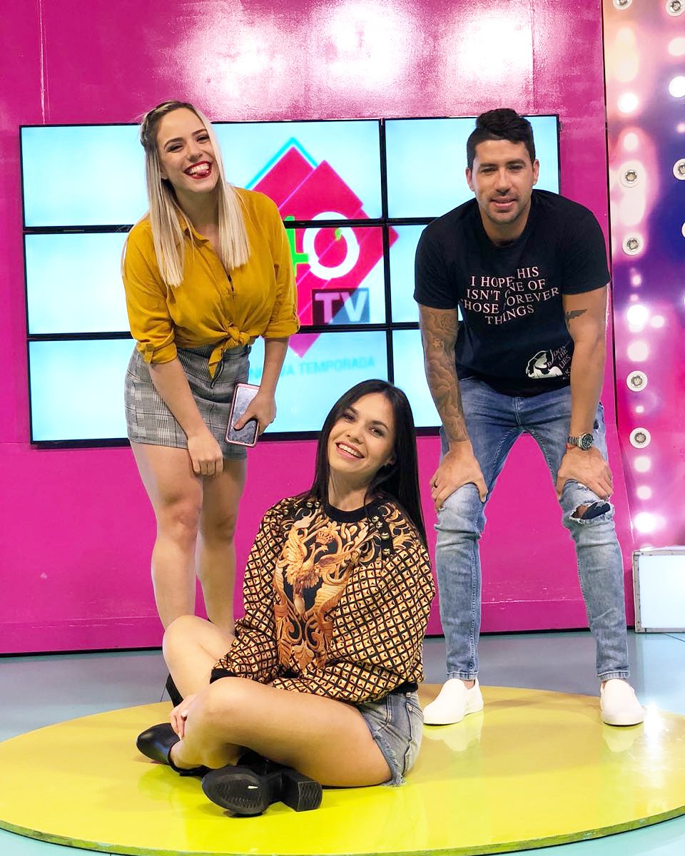 E40_TV's tweet photo. ¡¡Comenzamos la fiesta matutina con muchísima música !!😎🎉 ¿Nos acompañas? #PEGA!💥 https://t.co/iwgtlG3yrM