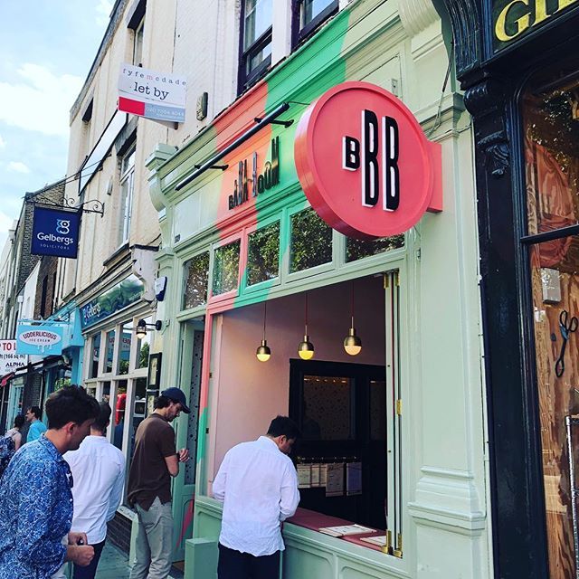 * New restaurant alert* <a href="/bababoomlondon/">BabaBoom</a> just opened at 189 Upper Street next to @udderliciousldn. Great menu including vegan options. Sticky sumac wings, crispy squid and saffron &amp; orange chicken shish sound delicious 😋 ift.tt/2LUQ5N6