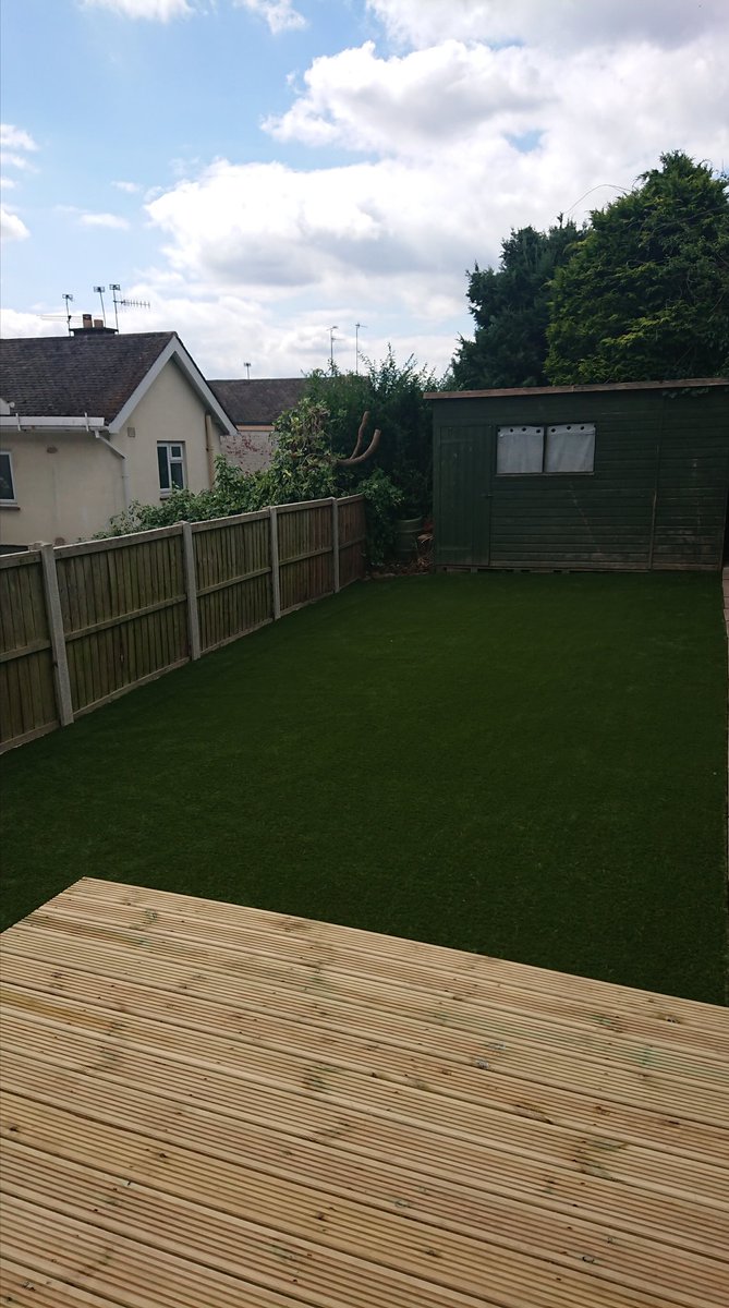 GandJLandscapes's tweet image. Big thank you to @Selectgrass for supplying the Artificial Grass for this transformation.. 👍 Amazing service from Sophie and the delivery guys @Selectgrass for helping carry it around the back 😊 👏